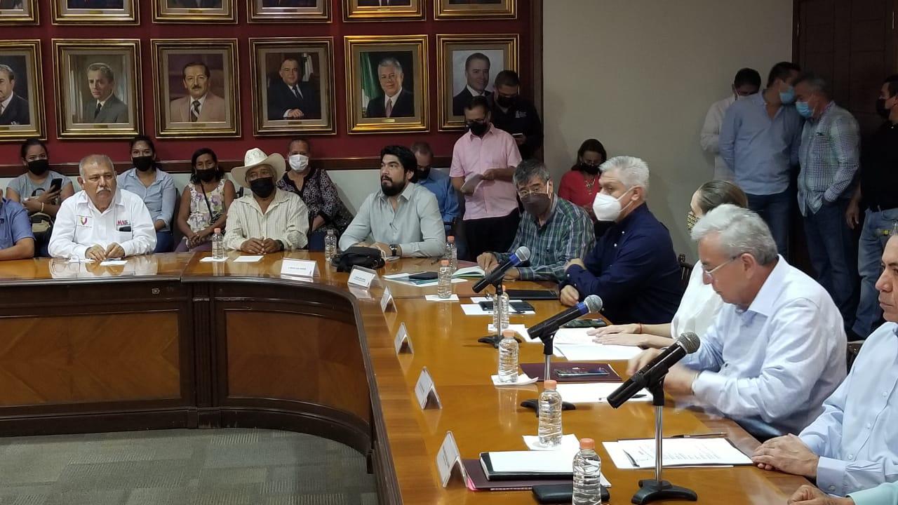 $!Rocha Moya se compromete a crear tres panteones ministeriales para desaparecidos