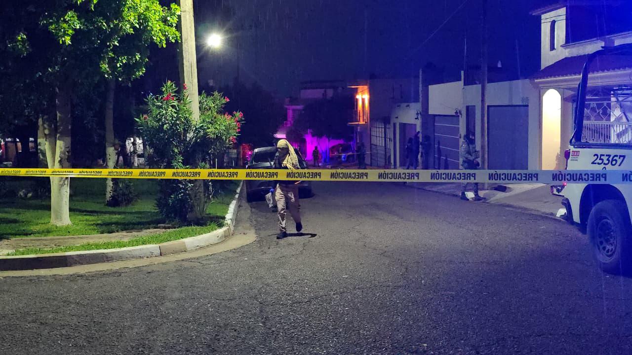 $!Hallan a hombre asesinado y atado de manos en parque de Villa Universidad, en Culiacán
