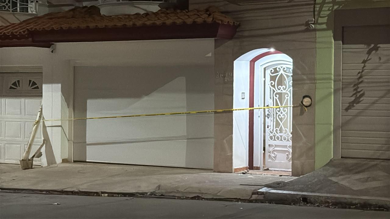 $!Detienen a cuatro armados tras operativo en Villa Universidad, Culiacán; habrían ingresado a un domicilio para escabullirse