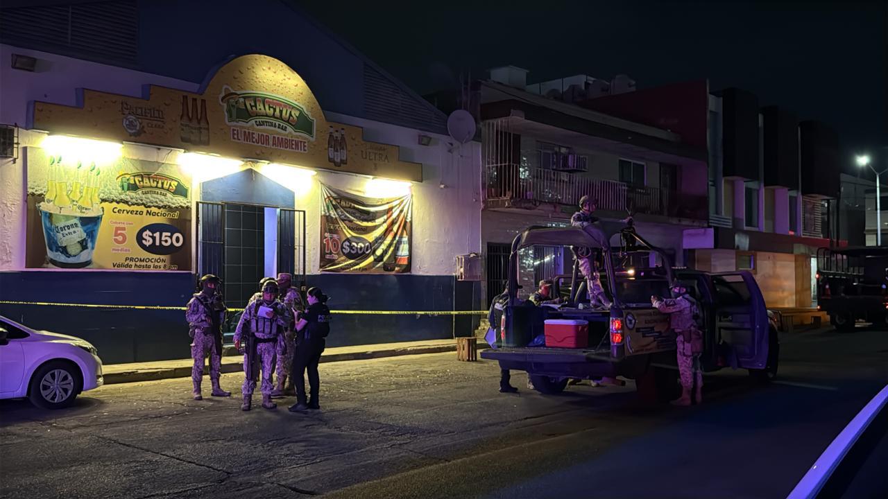 $!Asesinan a balazos a un hombre dentro de una cantina en el Centro de Culiacán