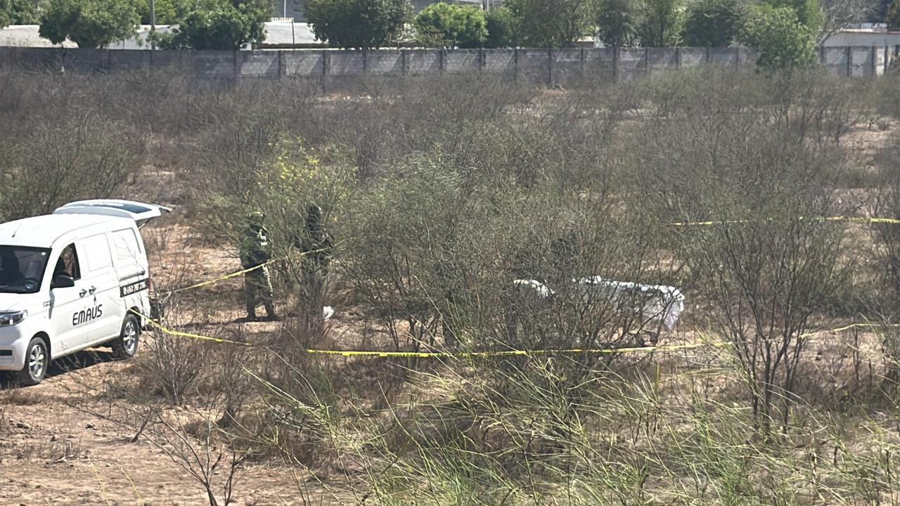 $!Hallan a hombre sin vida y con quemaduras en predio cercano al Campo El Diez, en Culiacán