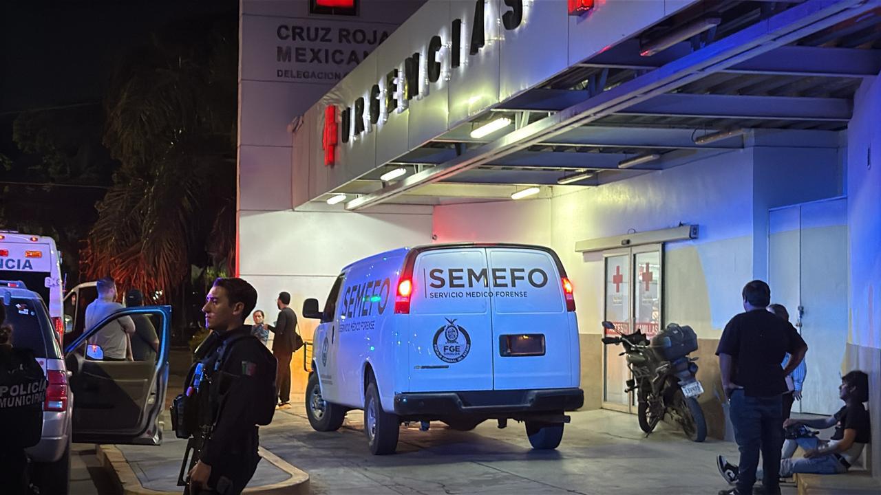 $!Joven pierde la vida en la Cruz Roja de Culiacán tras haber sido atacado a balazos en la colonia Vista Hermosa