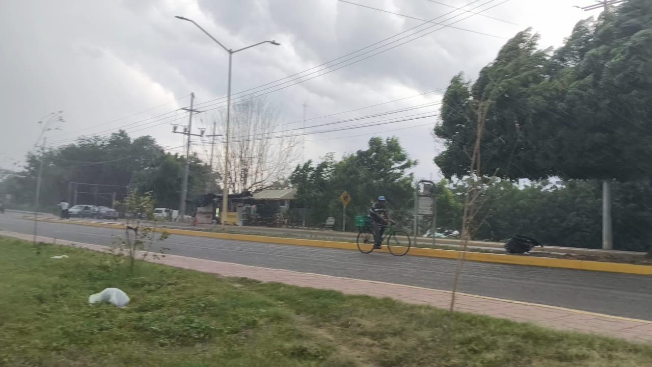 $!Se registran lluvias en Rosario acompañadas de viento, actividad eléctrica y apagones