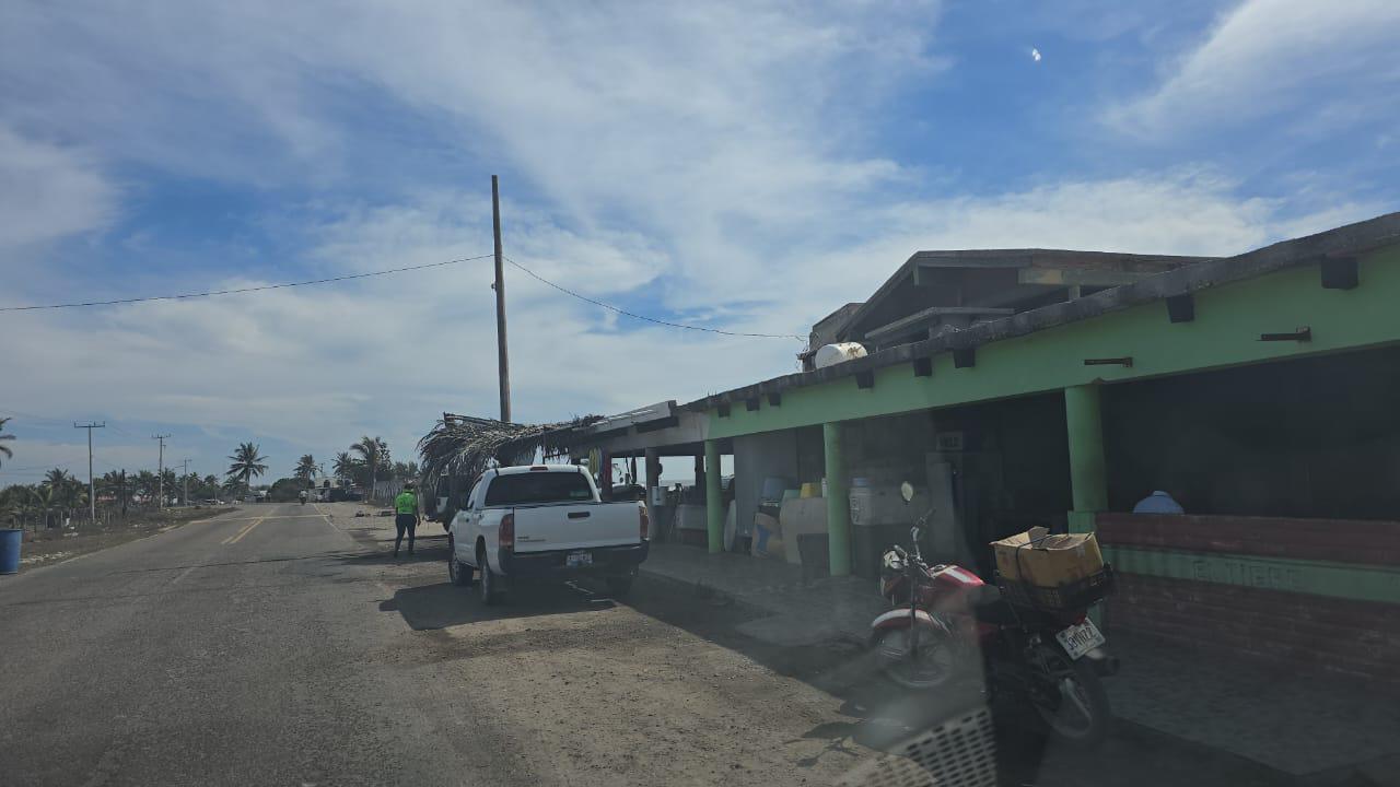 $!Restaurantes de playas del Caimanero sufren los estragos de la ola de violencia en Sinaloa