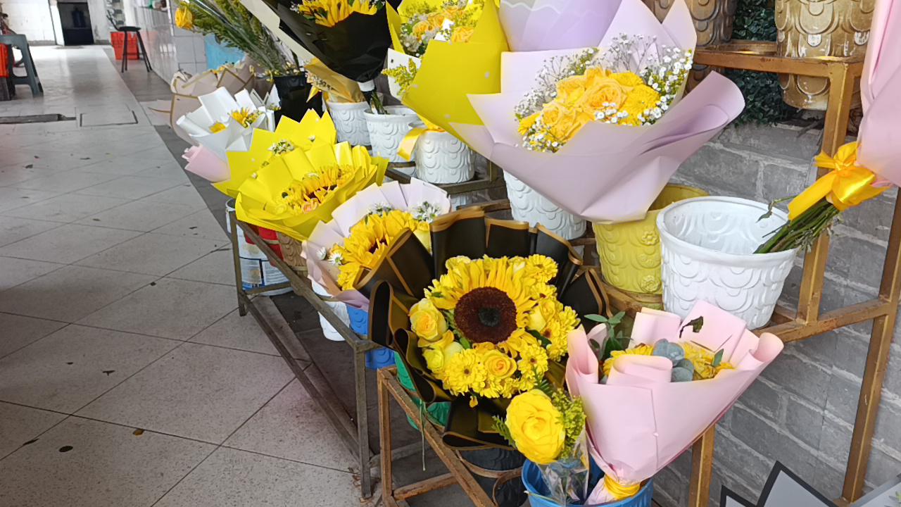 $!Reactivan flores amarillas ventas en Escuinapa