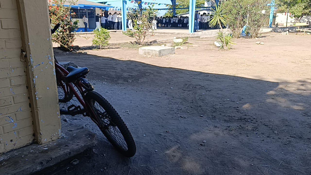 $!Estudiantes de secundaria en Escuinapa cumplen y retoman bicicletas para traslados