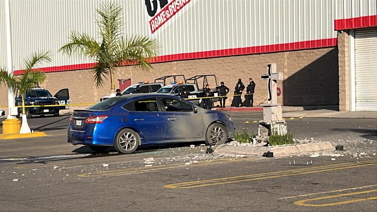 $!Destruyen cenotafio de Édgar Guzmán en estacionamiento de centro comercial al norte de Culiacán