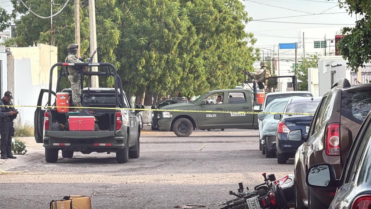 $!Asesinan a balazos a repartidor de comida mientras circulaba por las calles de la Colonia Santa Anita, en Culiacán