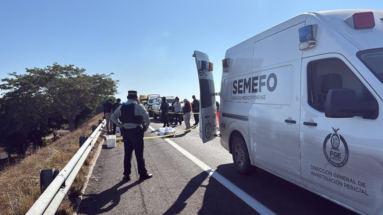 $!Hallan restos humanos en tres hieleras en el libramiento Culiacán