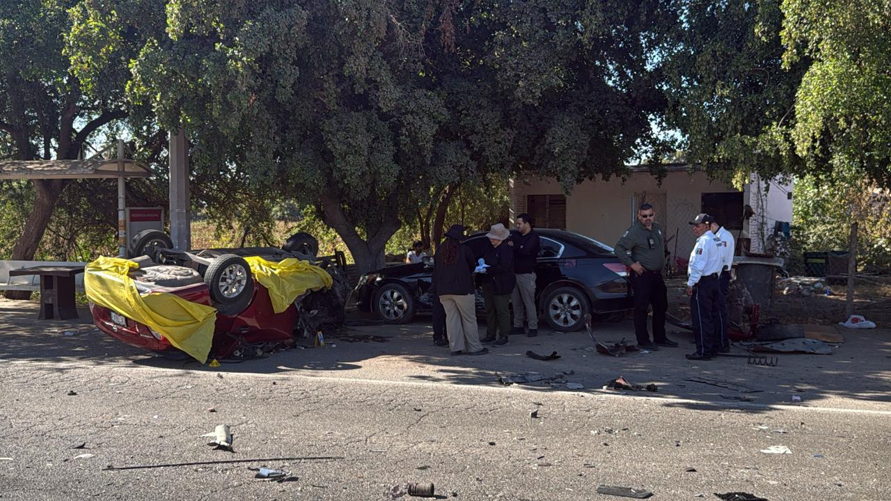 $!Eran enfermeros e iban a trabajar: hombre y mujer mueren tras volcadura en la Culiacán-Navolato