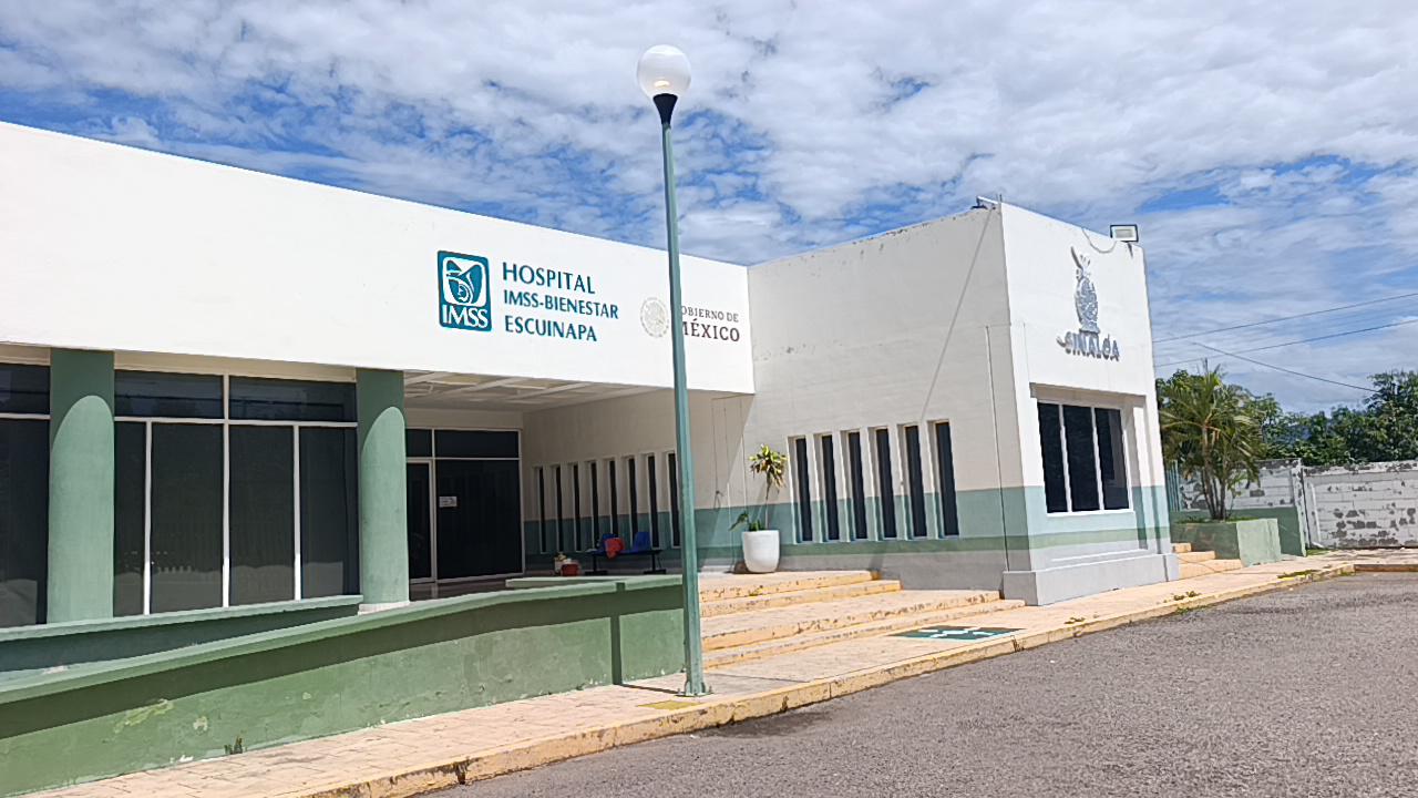$!Trabajadores del Hospital IMSS Bienestar de Escuinapa mantienen protesta contra director