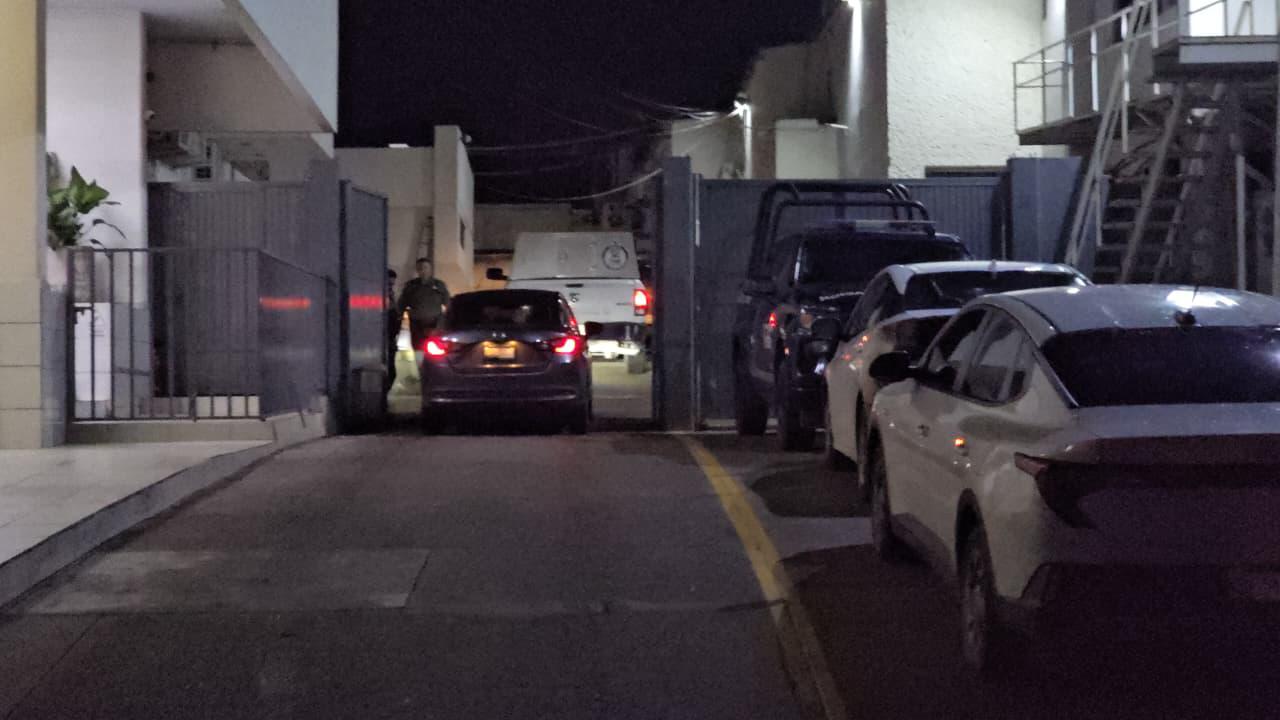 $!Muere un hombre en los separos de la Policía de Investigación, en Culiacán; FGE reporta presunto suicidio
