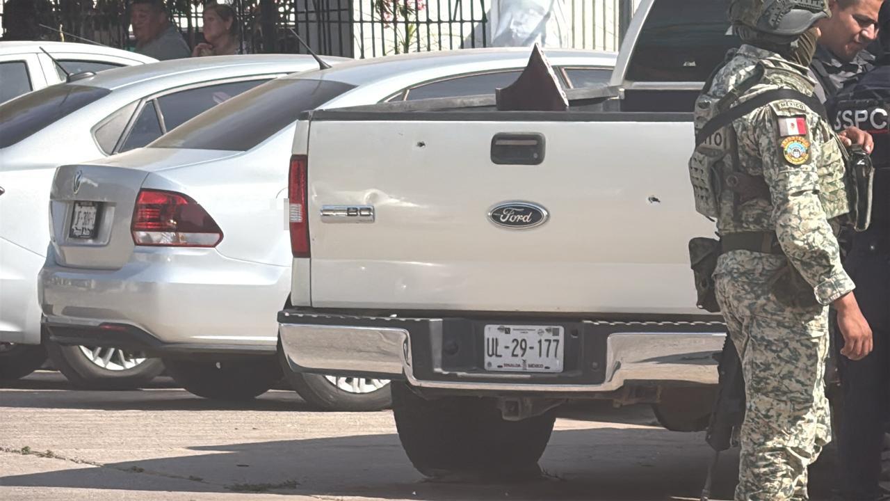 $!Atacan por segunda ocasión un domicilio en el norte de Culiacán; balean vivienda y camioneta