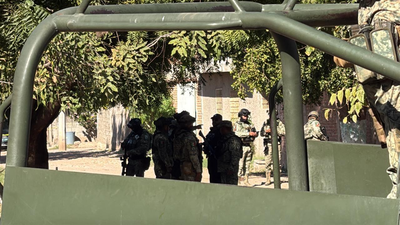 $!Asesinan a una pareja a balazos frente a un arroyo de la colonia 5 de Febrero, en Culiacán