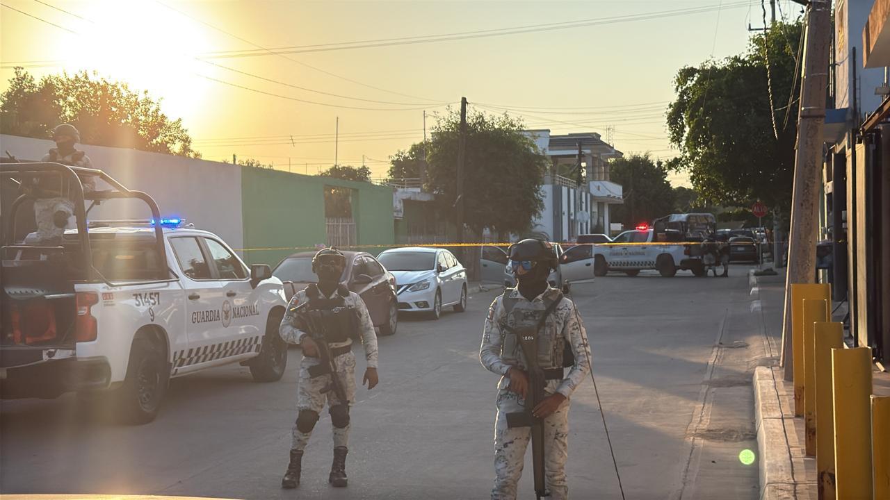 $!Dejan herido a un conductor tras ataque a balazos en la colonia Las Cucas, en Culiacán