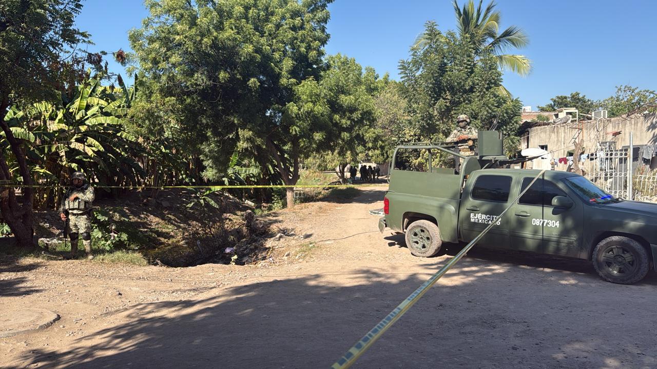 $!Asesinan a una pareja a balazos frente a un arroyo de la colonia 5 de Febrero, en Culiacán