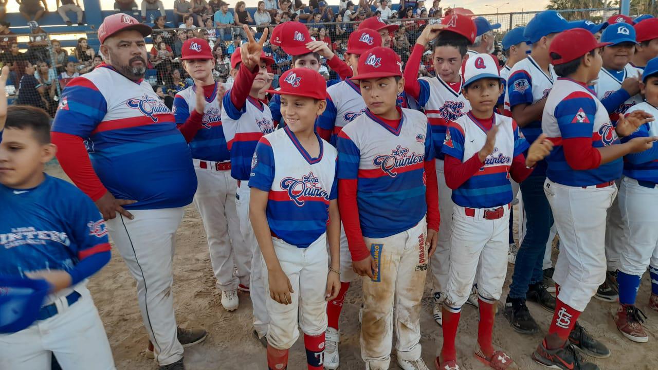$!Peloteritos cantan el playbol en el Torneo Distrital