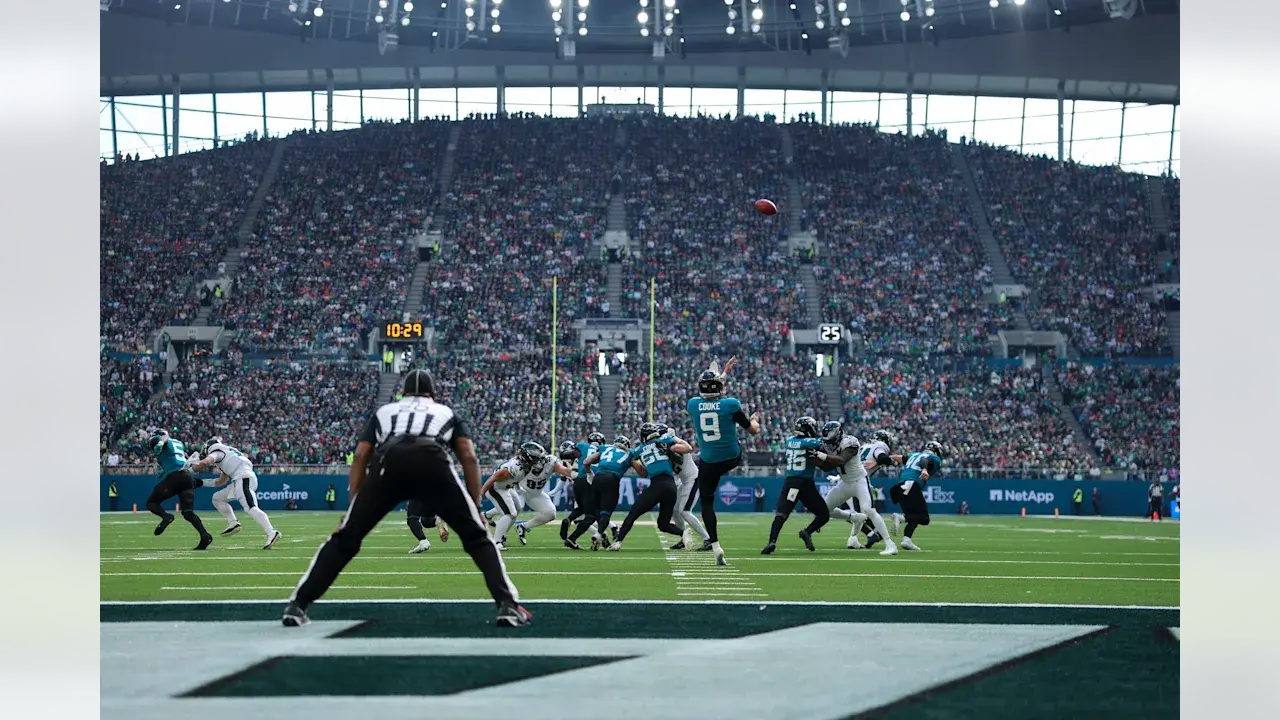 $!Jaguars vencen 19-17 a los Eagles en Londres con agónico gol de campo de Cam Little