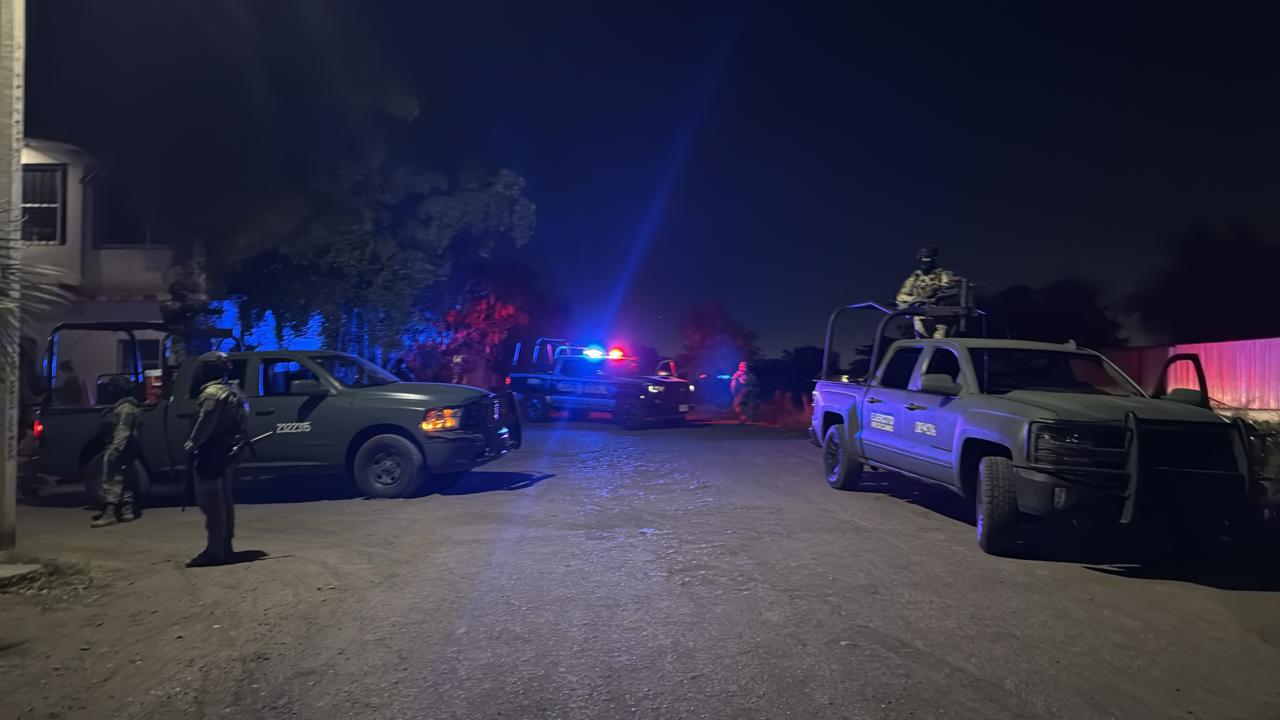 $!Vandalizan vivienda en Aguaruto, en Culiacán; militares y policías despliegan operativo