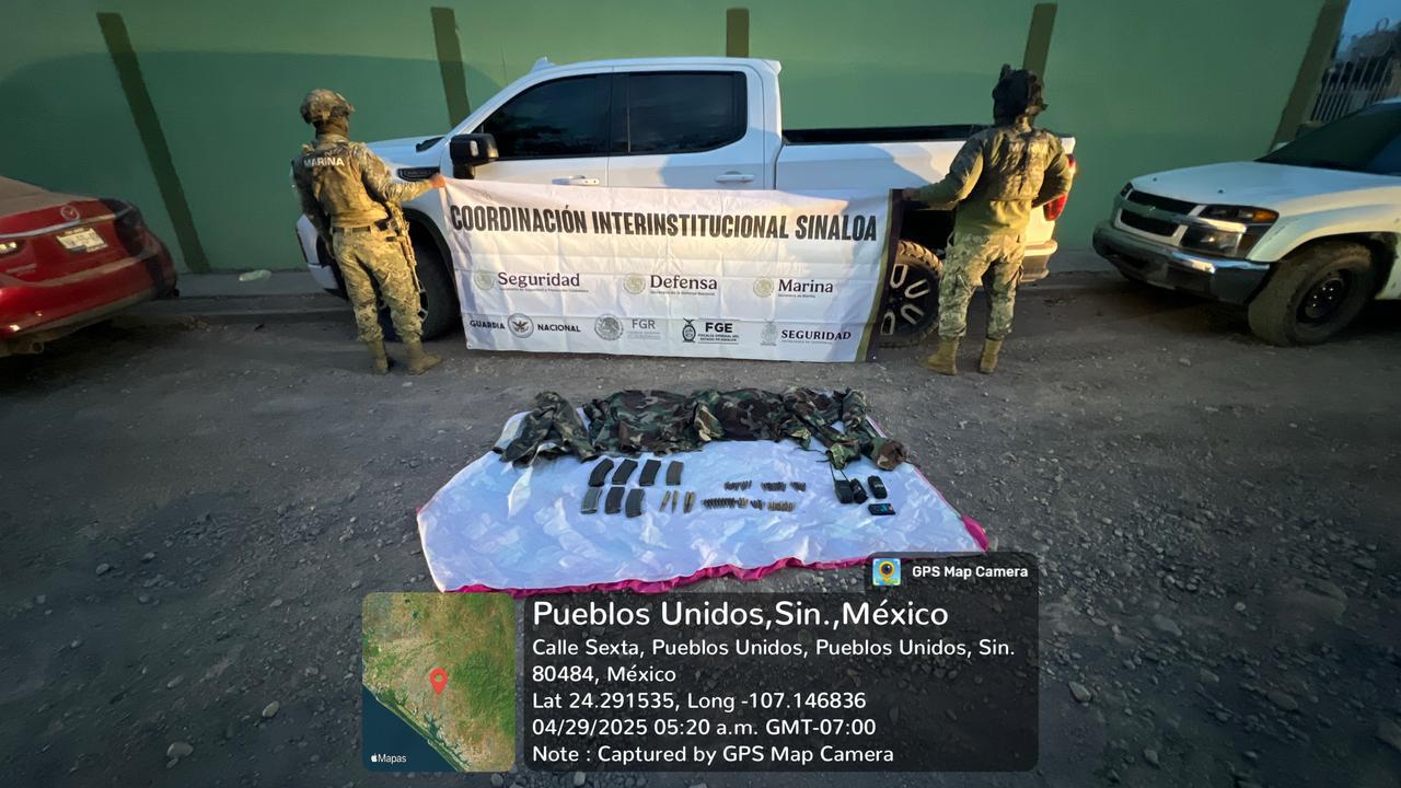 $!Decomisan en Rosario y Culiacán 7 vehículos, armas, municiones, cargadores, radios, droga y ponchallantas
