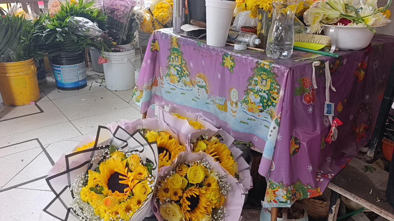 $!Reactivan flores amarillas ventas en Escuinapa