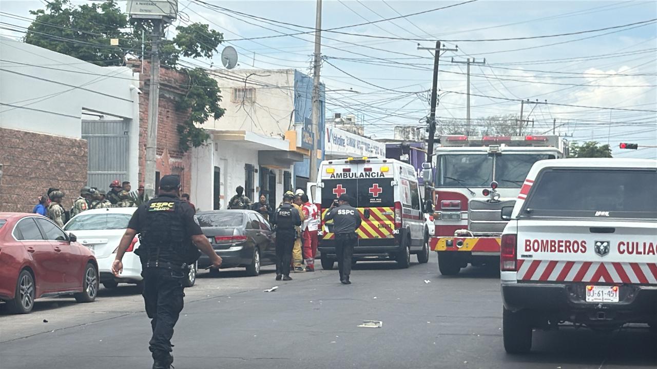 $!Atacan a balazos negocio de préstamos en Culiacán; había trabajadores dentro