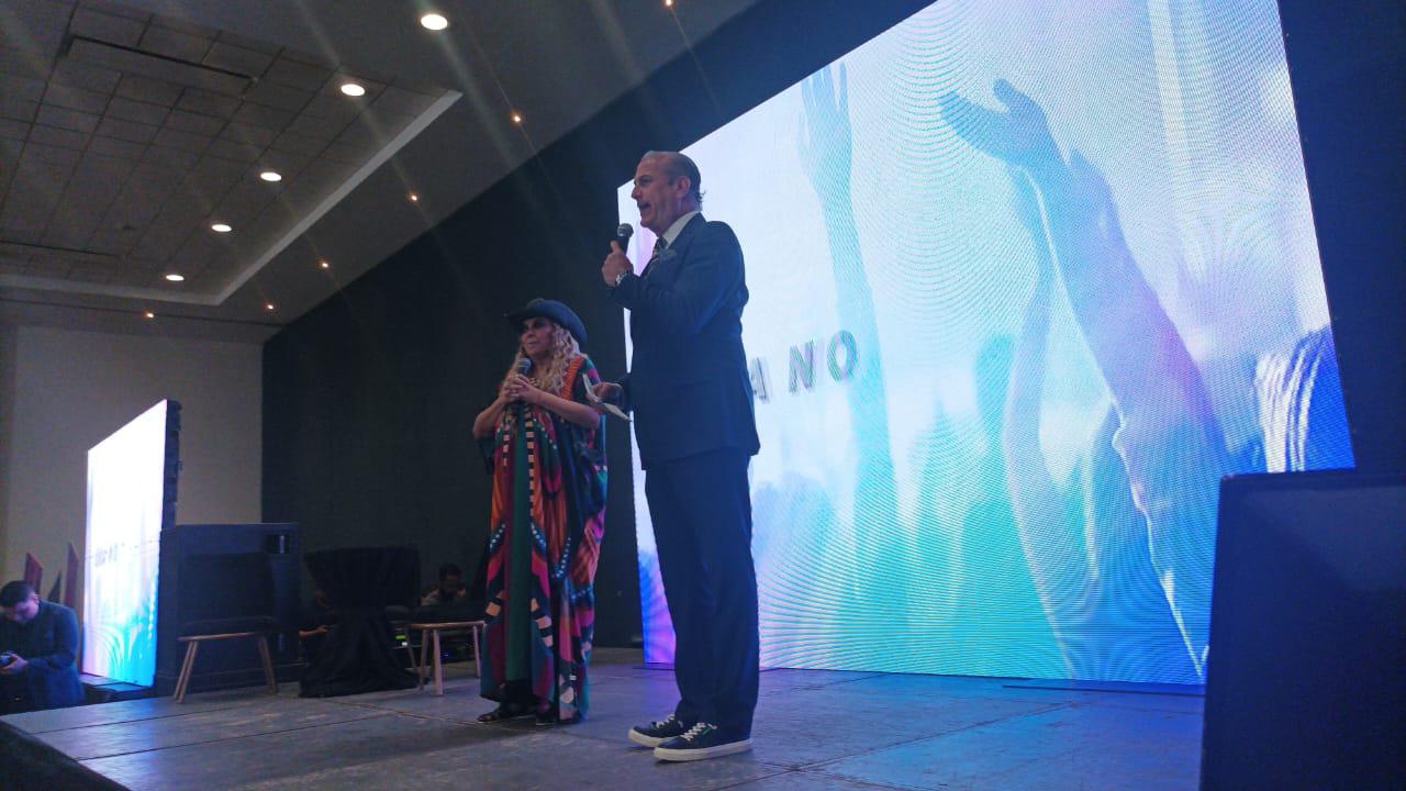 $!Desfilan compositores por la alfombra roja en la Máster Class en Mazatlán