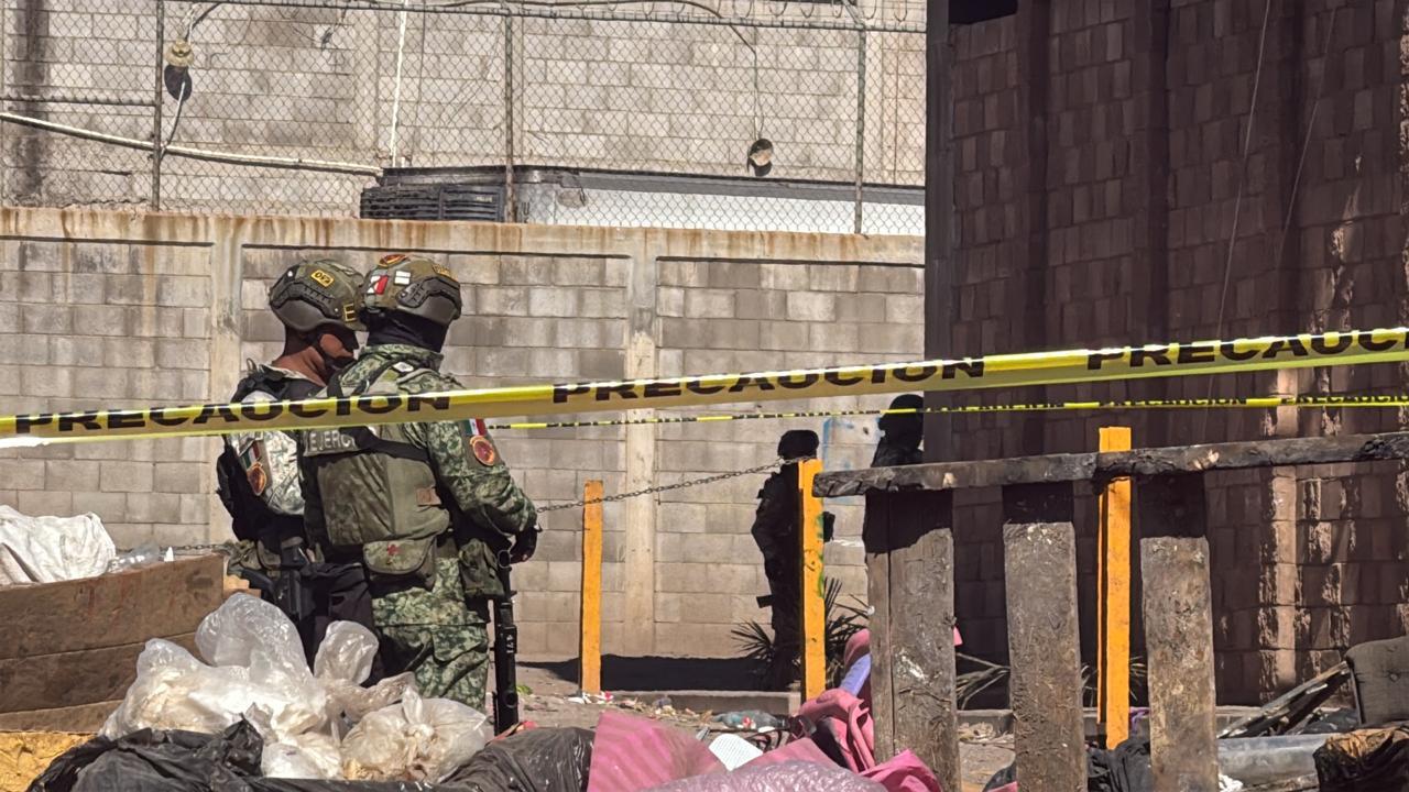 $!Asesinan a un hombre y una mujer a espaldas del Mercado de Abastos, en Culiacán