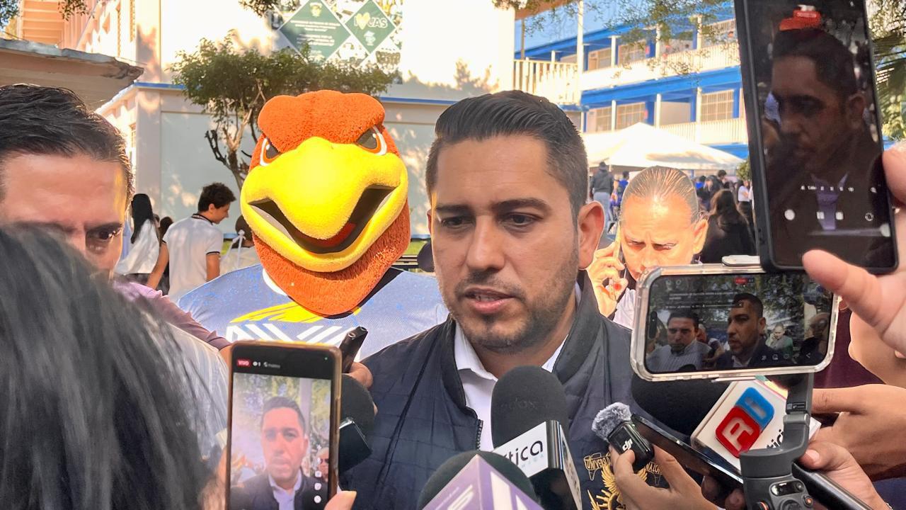 $!Acerca UAS sus licenciaturas a jóvenes de preparatoria en Mazatlán