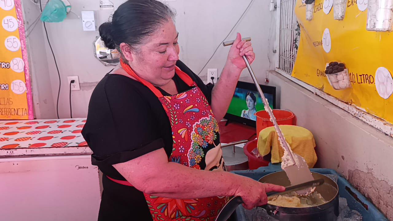 $!De la redacción a la nieve: Donaji ahora preserva una tradición en Escuinapa