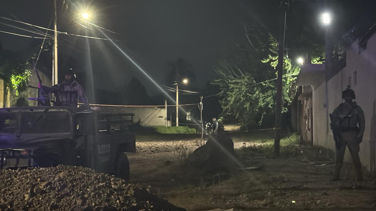 $!Asesinan a un hombre frente a unas canchas de voleibol de la colonia Pemex, en Culiacán