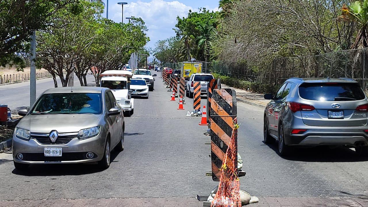 $!Abren bulevar Marina Mazatlán para resolver problema de inundaciones en Sábalo Country; genera tráfico