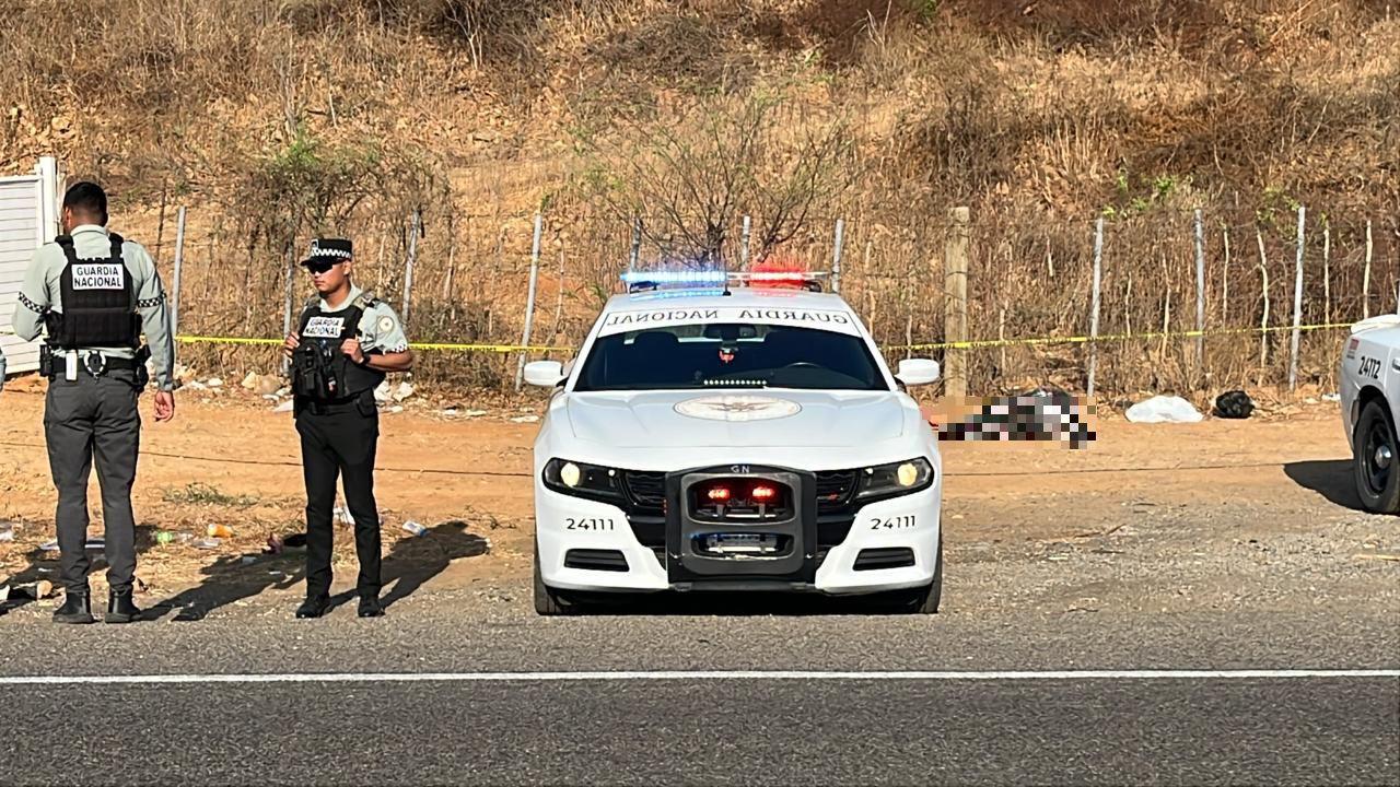 $!Encuentran a hombre sin vida envuelta en cobijas y plástico en la carretera México 15 libre, en Culiacán