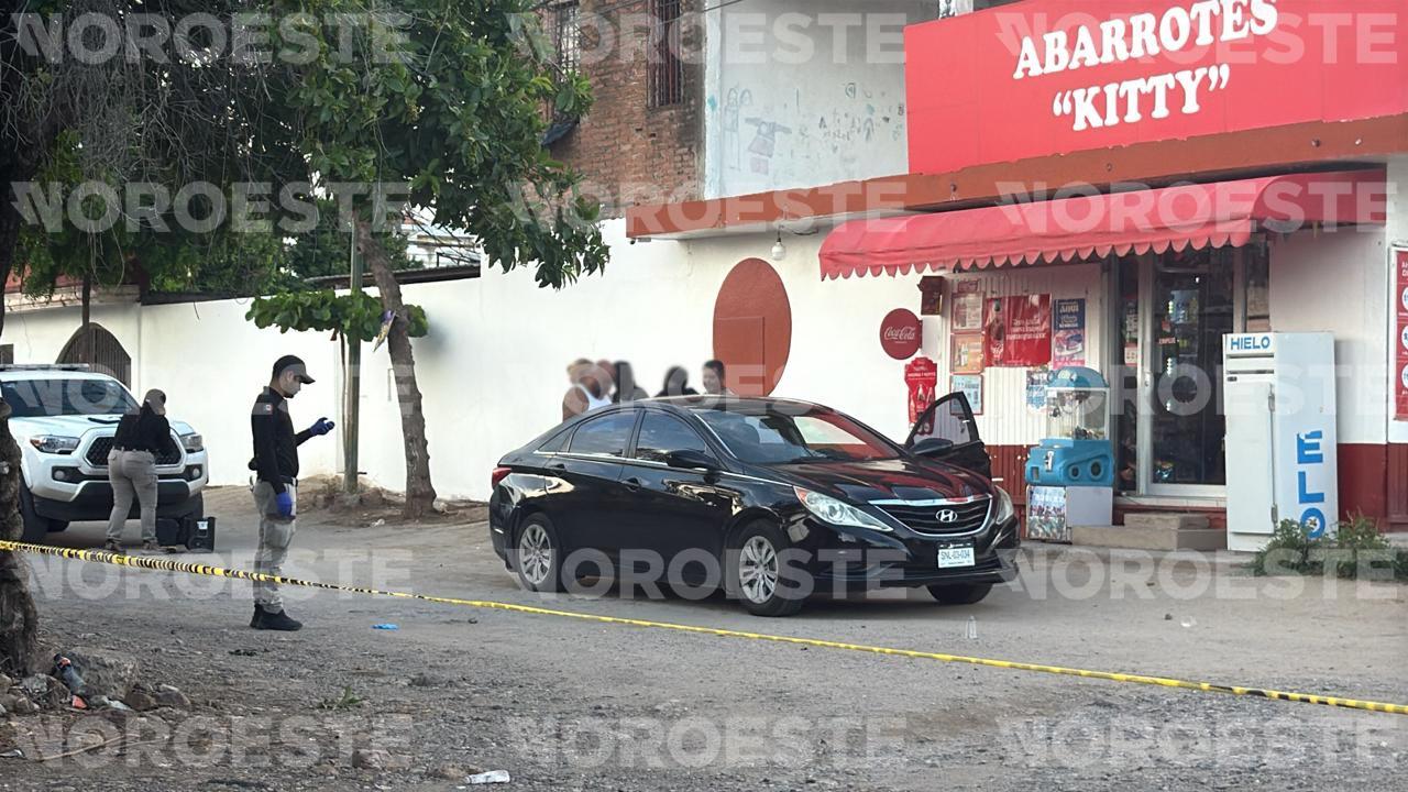 $!Acribillan a un hombre dentro de un abarrote en la colonia Lázaro Cárdenas, en Culiacán