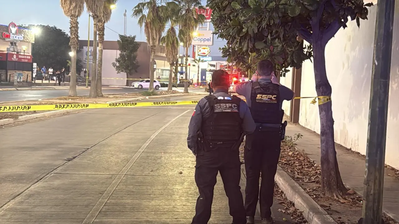 $!Asesinan a balazos a motociclista en el fraccionamiento Valle Alto, en Culiacán