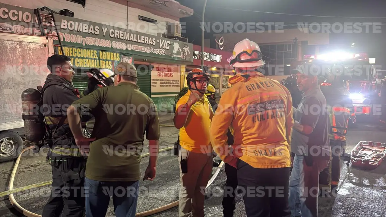 $!Incendio en cocina de negocio de sushi moviliza a Bomberos en Culiacán
