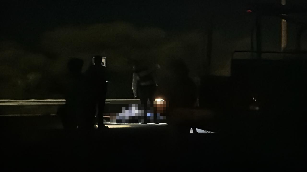 $!Hallan a hombre asesinado bajo puente en La Costerita, en Culiacán