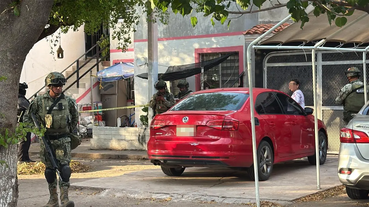 $!Ataque armado deja 3 asesinados en vivienda de Culiacán, entre ellos madre e hijo