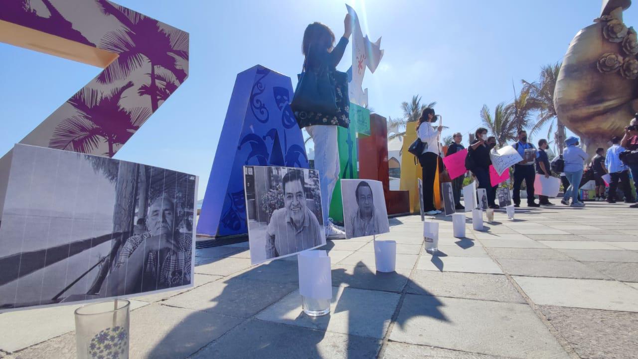 $!Protestan en Mazatlán por el asesinato de periodistas en México