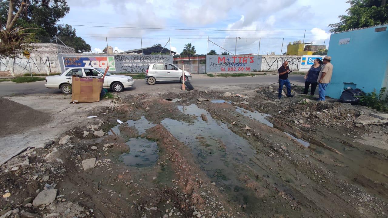 $!Vecinos de la Calle Osa Mayor, en la Villa Galaxia, exigen reparación de drenaje y pavimentación