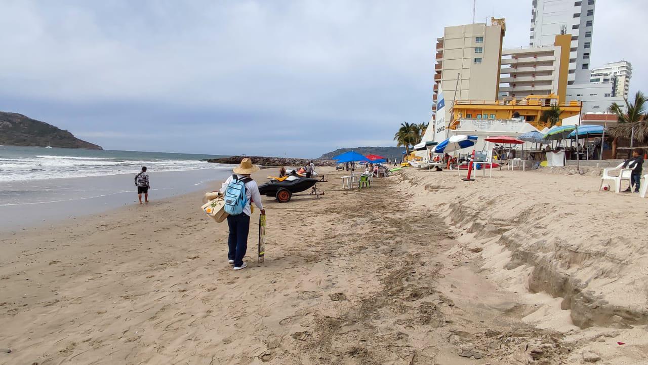 $!El mar de fondo ‘se come’ zonas de playa en Mazatlán