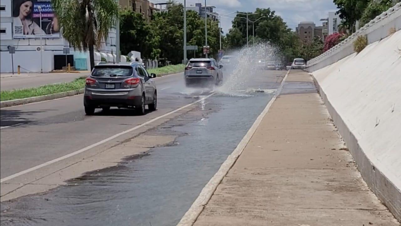 $!Brotan aguas negras en diversas zonas de Culiacán; ahora en el malecón nuevo