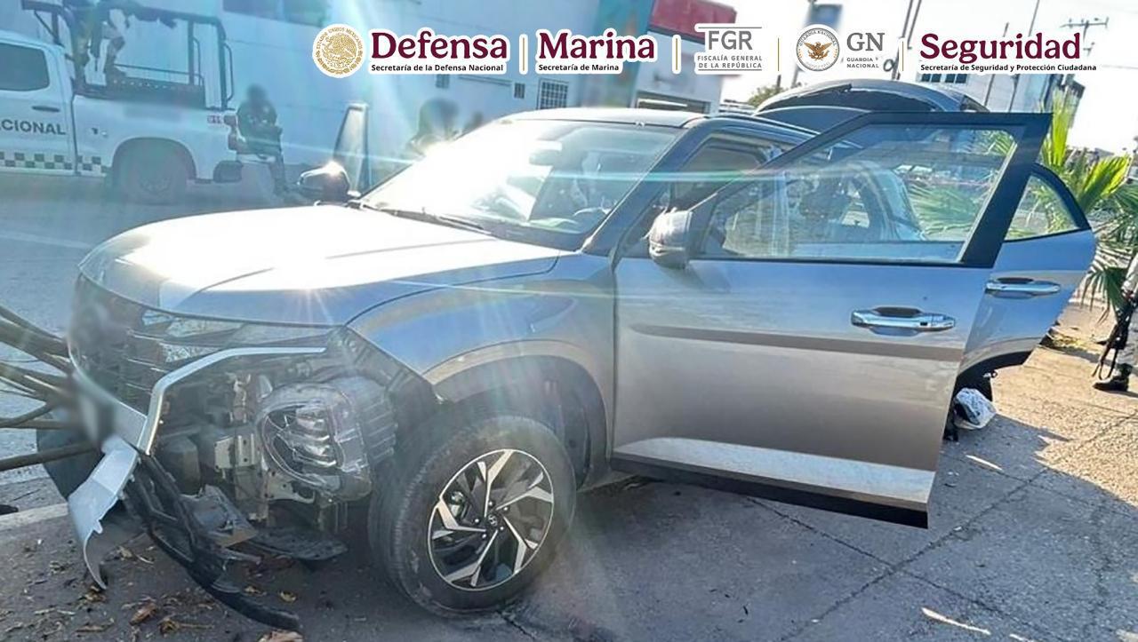 $!Tras enfrentamiento en Culiacán, Ejército y GN aseguran armamento y cinco vehículos