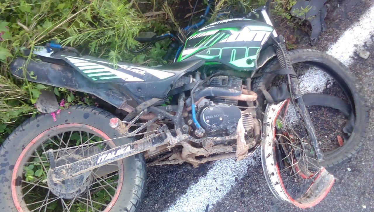 $!En El Rosario, dos motociclistas muertos deja choque de frente entre ellos
