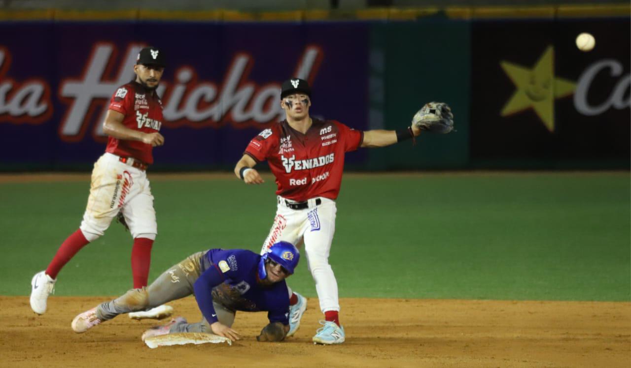$!Venados dejan tendidos a Charros en extrainnings y empatan la serie en Mazatlán