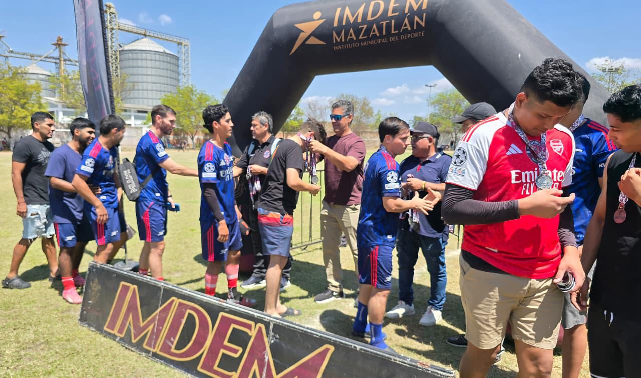 $!Alde Millán firma la historia: Rojos de Villa Unión campeones