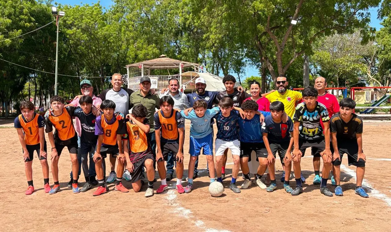 $!Imdec lleva jornada deportiva y torneo de futbol a Aguaruto