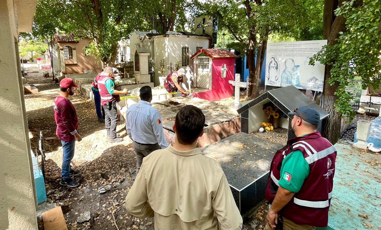 $!Por el Día de Muertos, Protección Civil ‘señaliza’ áreas de riesgo en panteones de Culiacán