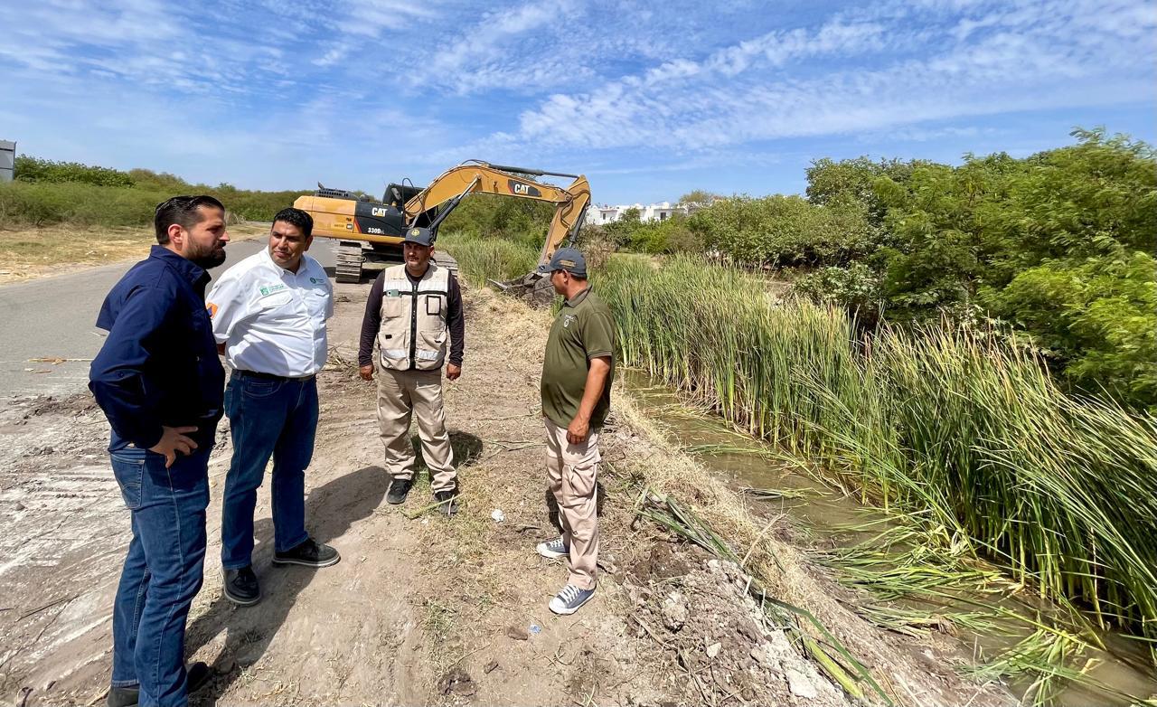 $!Realizan limpieza de arroyos, canales y drenes en Culiacán ante temporada de lluvias