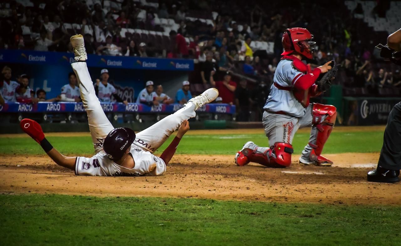 $!Tomateros remonta con rally explosivo y empata la serie en casa